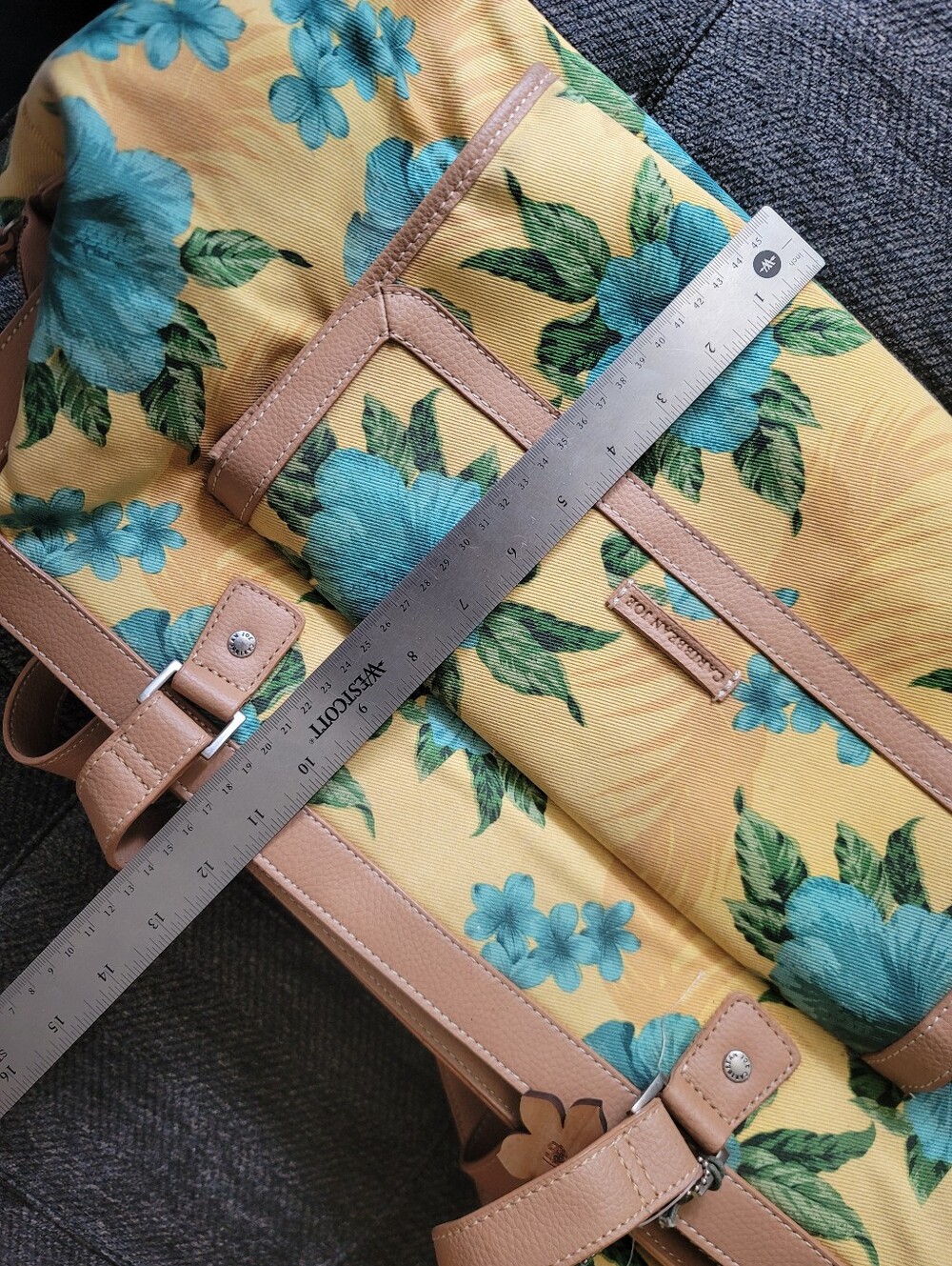 Caribbean Joe Hawaiian Floral Weekender With Accessories - Picture 16 of 16